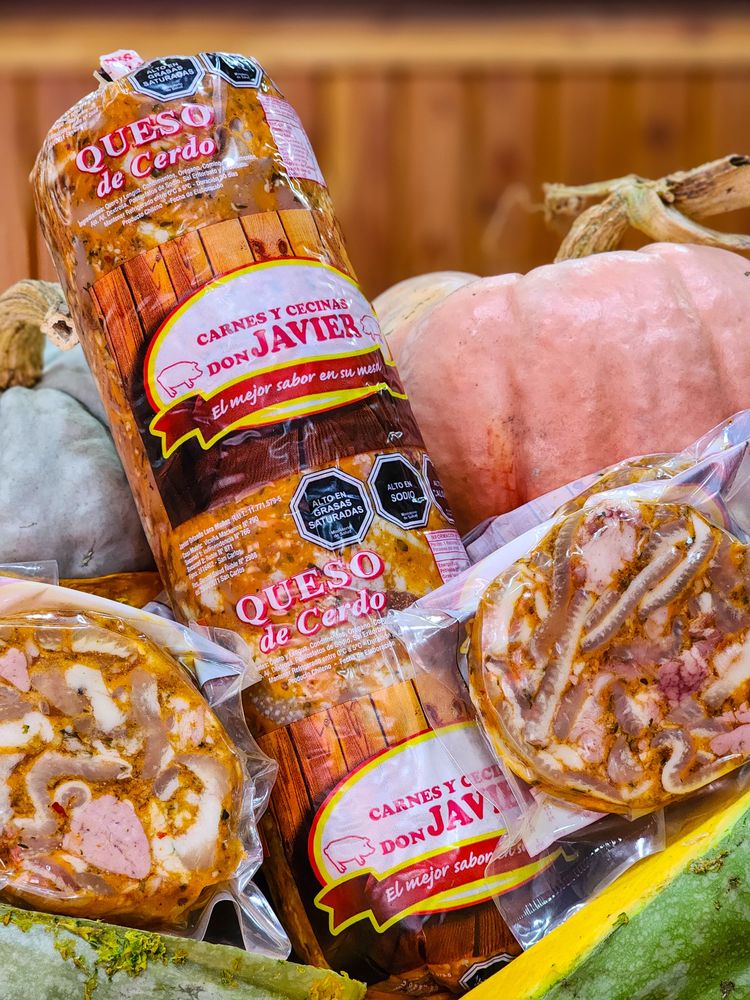 Queso de cerdo Don Javier entero y en trozos envasados al vacío